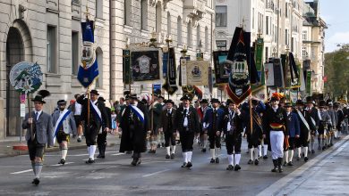 Photo of Костюмированный парад через центр